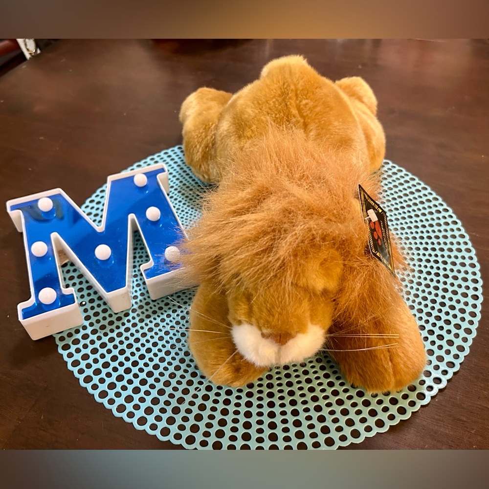 VINTAGE LION PLUSH From LION HABITAT MGM GRAND; About 13”